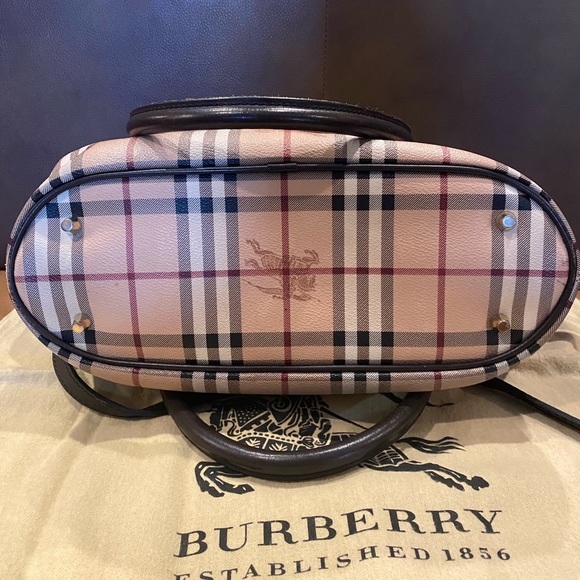 BURBERRY Nova check PVC shoulder handbag. Authentic - Picture 3 of 14